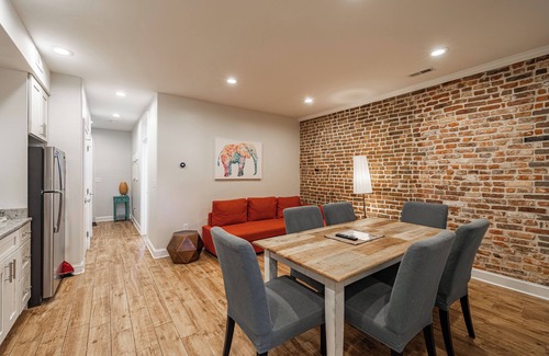 Stanton Park Apartment | Central LUX Apartment in DC 2BR