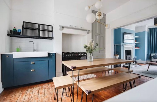 Manchester House | Central Manchester | City Park View | Games Room | Sleeps 10