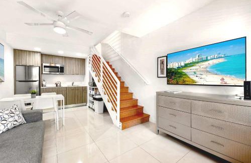 West Avenue House | Central Miami Beach Condo w BBQ Facilities