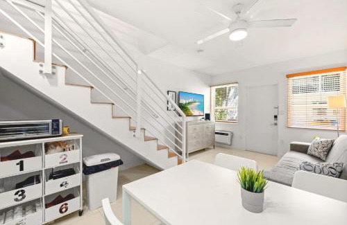 West Avenue House | Central Miami Beach Condo w BBQ Facilities