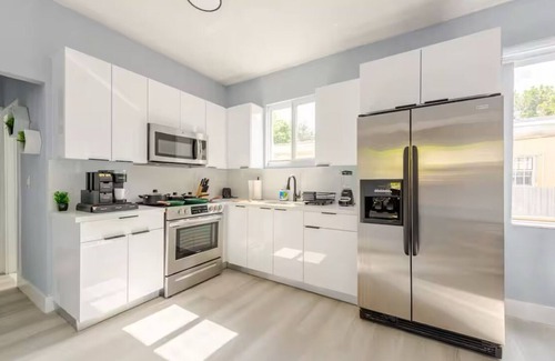 Allapattah House | central Miami home near Wynwood,Downtown,Midtown,Design District, little havana