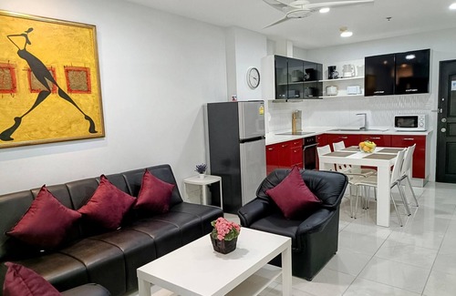 Patong Apartment | Central Patong apartment, close to everything!