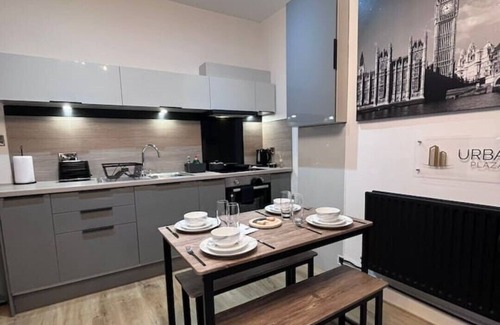 Peterborough Apartment | Central PE1 Modern Appt WiFi TV Kitchen Comfort
