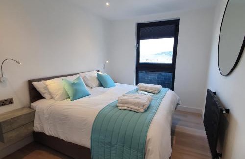 Cheltenham Apartment | Central Penthouse with Hot Tub & Views 24 Cheltenham