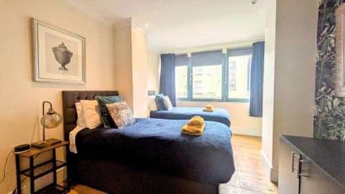 Bristol City Centre Apartment | Central Riverside Apartment