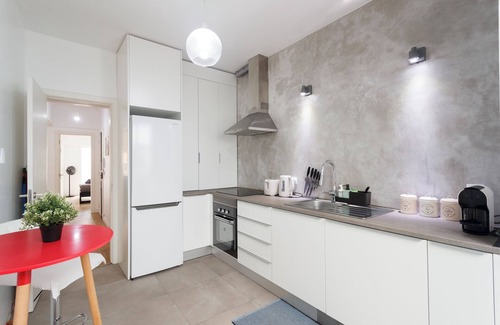 Cacilhas Apartment | Central & Spacious 2BR in Almada Easy access to Lisbon