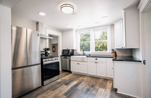 Great Falls House | Central Station - 3 beds 1 bath