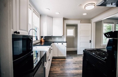 Great Falls House | Central Station - 3 beds 1 bath