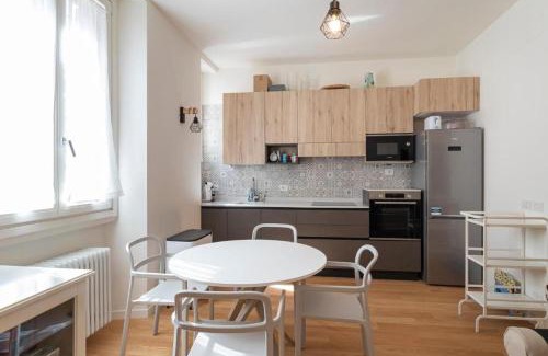 Centro Direzionale Apartment | Central station aptament