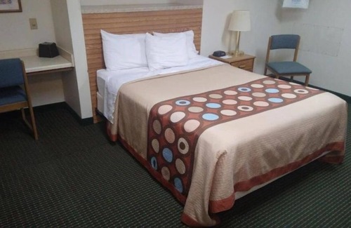 Wautoma Hotel | Central Stay Close to Silver Lake, Culvers & Airport Area