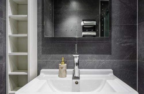 Spitalfields Apartment | Central Stays at Liverpool Street