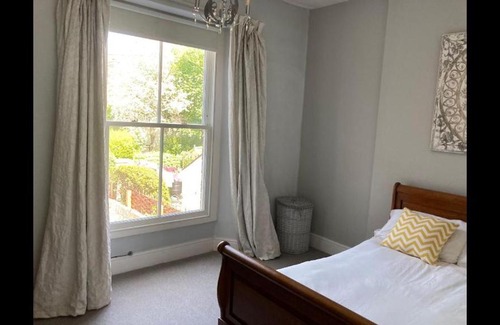 Truro House | Central Truro! Large Double Room In Victorian Property