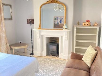 Truro House | Central Truro! Large Double Room In Victorian Property