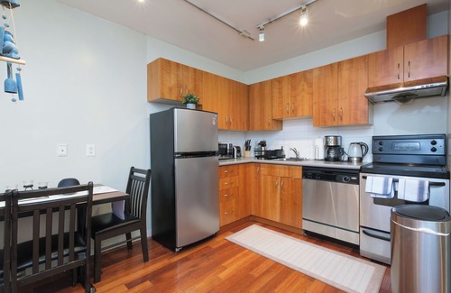 Gastown Apartment | Central Vancouver Loft Stylish Stay Near Everything