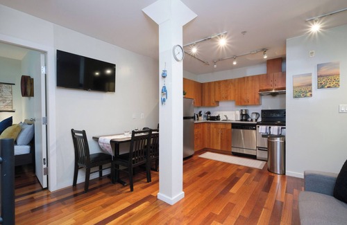 Gastown Apartment | Central Vancouver Loft Stylish Stay Near Everything