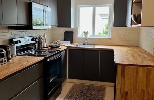 Allapattah House | Centrally located 5 bedroom house with parking