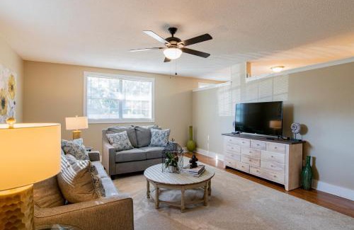 Northeast Pensacola House | Centrally Located Bright & Comfortable 3bed/2bath Pensacola Home.