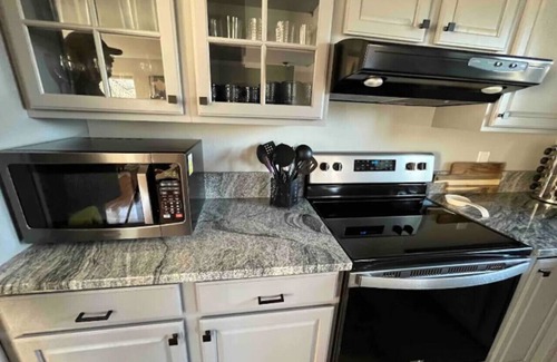 Southeast Boise House | Centrally located furnished home