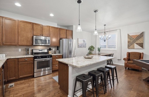 Centerra House | Centrally located Home near MCR, Blue Arena, I-25, RMNP easy access, Pool Table!