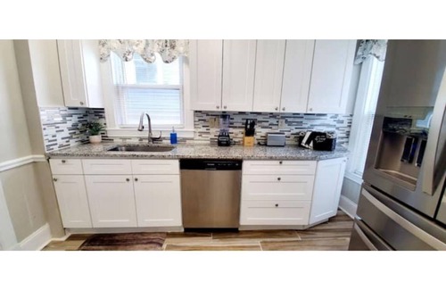 Dorchester House | Centrally located in the heart of Boston near T