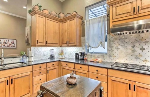 Addison House | Centrally Located Urban Townhome