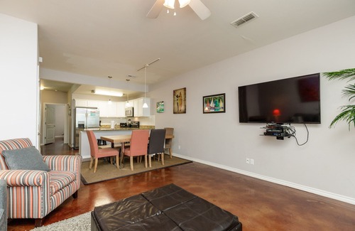 Corpus Christi House | Centrally Located Coastal Comfort Pet-Friendly & Perfect for the Whole Family