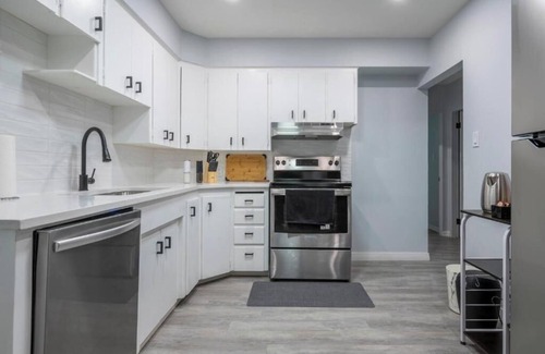 Highland Park House | Centre Street-cozy 1bedroomSuite