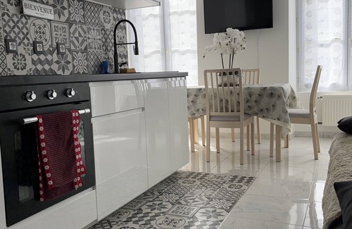 Rambouillet Apartment | Centre Ville, Appartement Refait à Neuf Pouvant Accueillir 4 Voyageurs