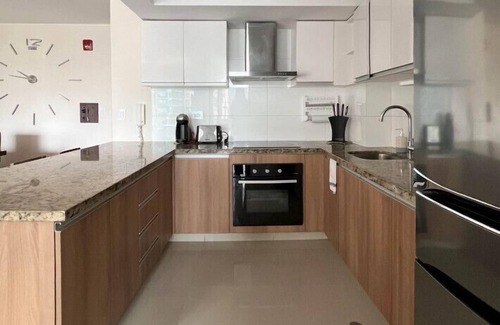 Miraflores Apartment | Centric and Cozy Apt 3bed 2.5 bath w/parking