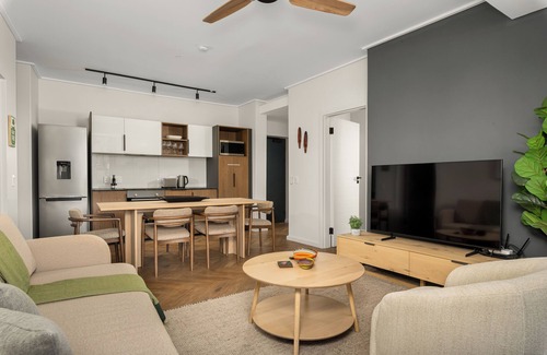 Century City Apartment | Century City Luxury | Garden and Table Mountain View