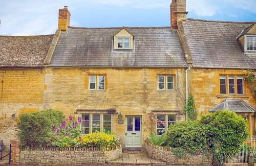 Moreton-in-Marsh Cottage | Century House