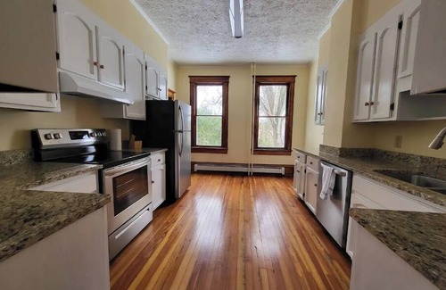 Buena Vista House | Century old 4 bedroom close to SVU, sleeps 8.