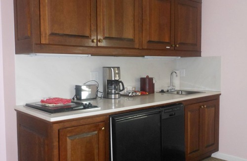 Bloomington Hotel | Century Suites Hotel