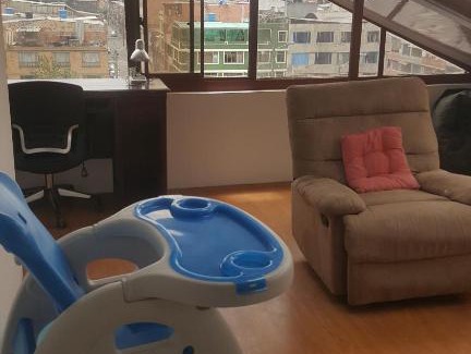 Engativa Apartment | cerca aeropuerto embajada EEUU fotos huellas visa