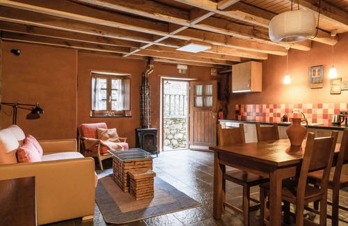 Lousa House | Cerdeira - Home for Creativity