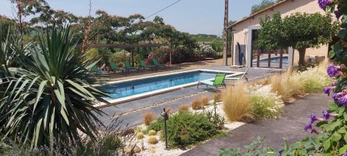 Saint-Laurent-de-la-Cabrerisse Bed & Breakfast | Château La Sabine