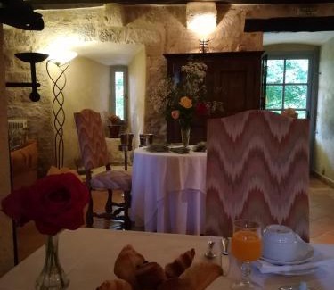 Fources Bed & Breakfast | Château de Fourcès