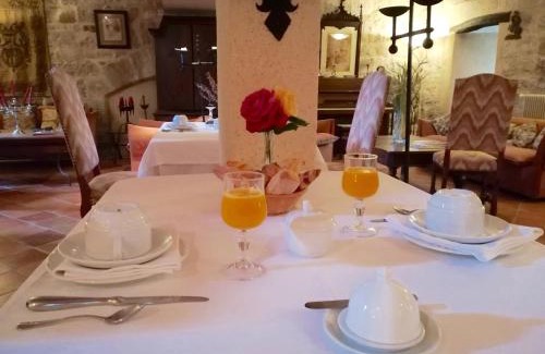 Fources Bed & Breakfast | Château de Fourcès