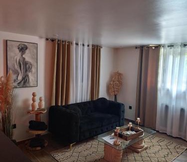 Gare-Jouvenet Apartment | Château de la sagesse SPA