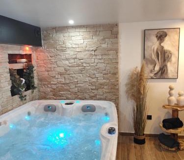 Gare-Jouvenet Apartment | Château de la sagesse SPA