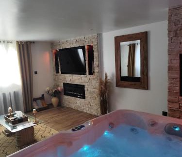 Gare-Jouvenet Apartment | Château de la sagesse SPA