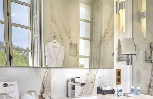 Varilhes Hotel | Château de Longpré