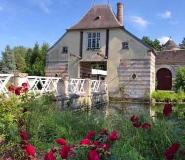 Conty Bed & Breakfast | Château de Luzières