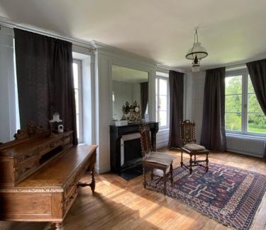 Conty Bed & Breakfast | Château de Luzières
