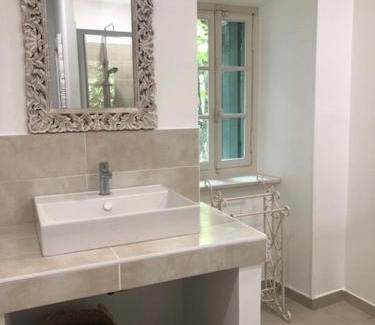 Trausse Bed & Breakfast | château de Paulignan