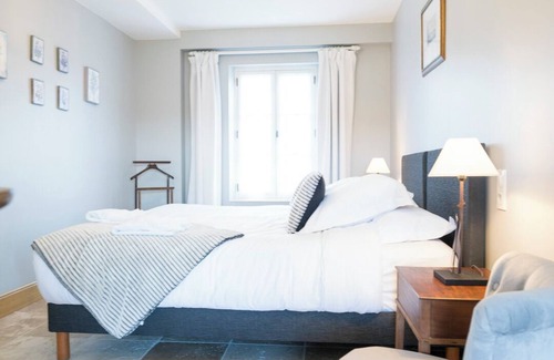 Boissey-le-Chatel Hotel | Château de Tilly