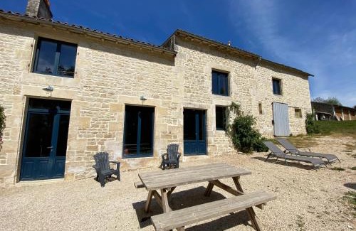 Echire House | Château des Loups - Les Cèdres Bleus
