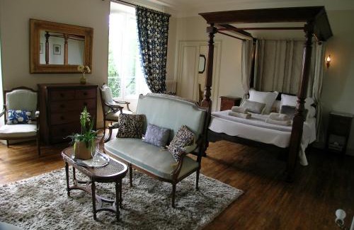 Cherval Bed & Breakfast | Château du Bourbet