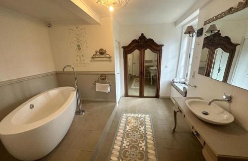 Pont-du-Chateau House | Château du Serpolet