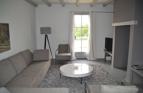 Mouleydier Hotel | Château les Merles